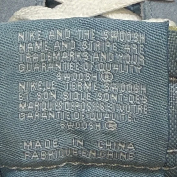 Nike Blue and Black Sneakers Classic Design NWOT CB18
